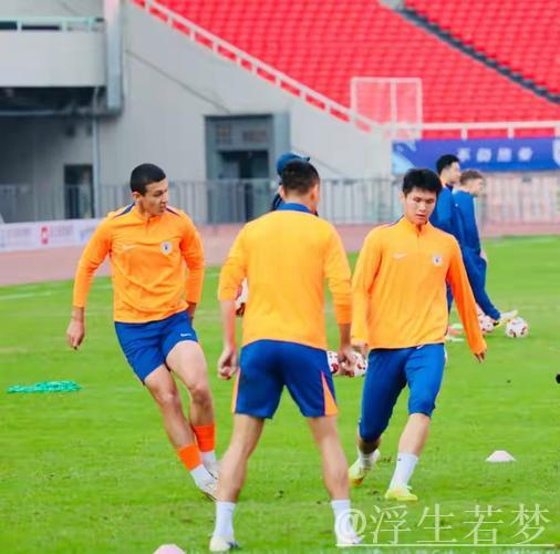 又要挖角泰山队，海港内援补强瞄准泰山队国奥双核，边路国脚成交易筹